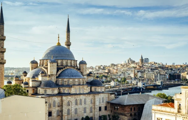 is-it-safe-to-travel-to-turkey-right-now-cover